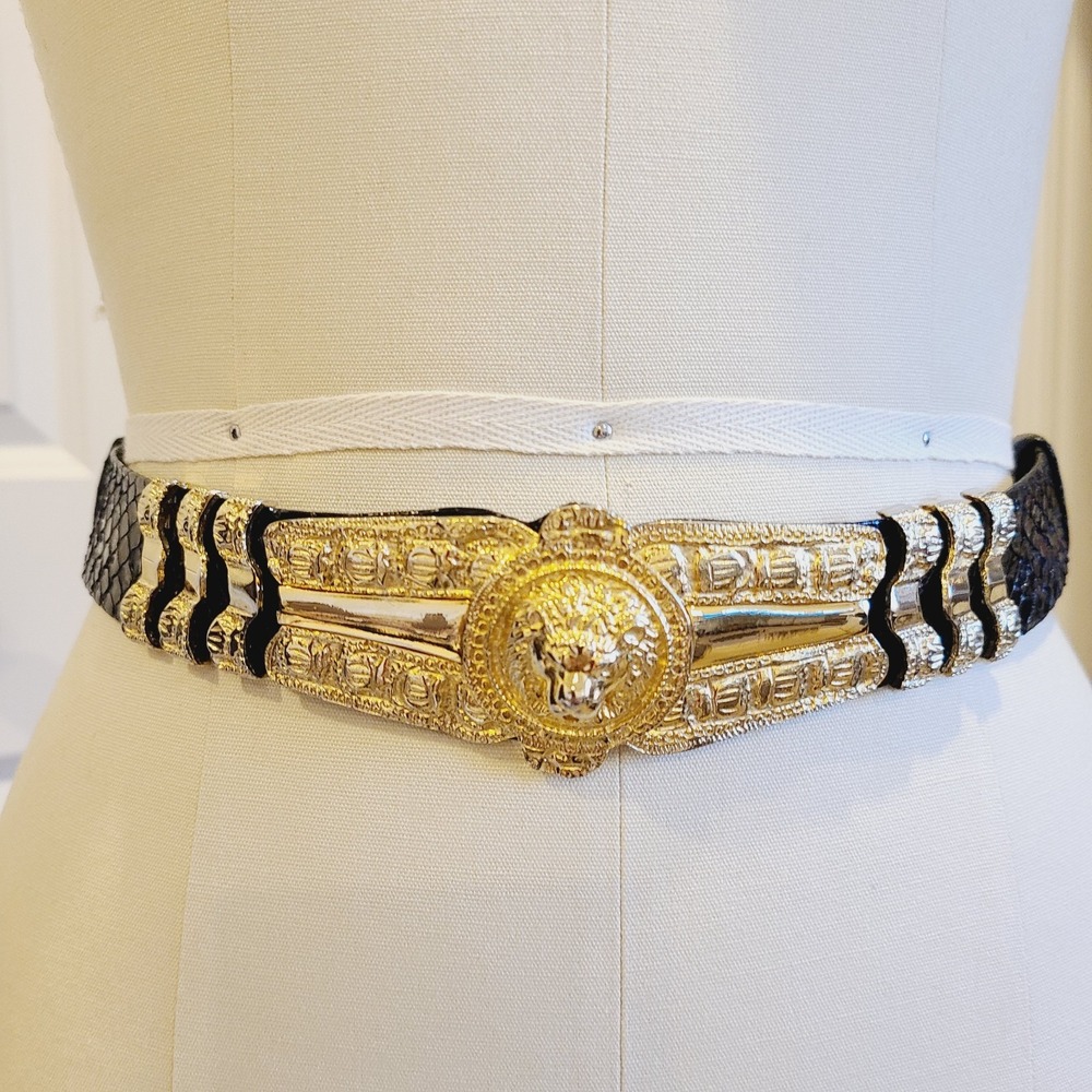 VTG JUDITH LEIBER snakeskin LION BUCKLE gold 24-38" adjustable OS black Signed